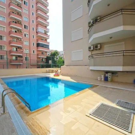 Просторная Квартира С Бассейном Appartement