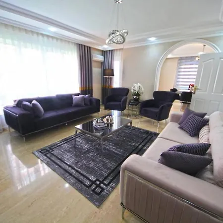 Просторная Квартира С Бассейном Appartement